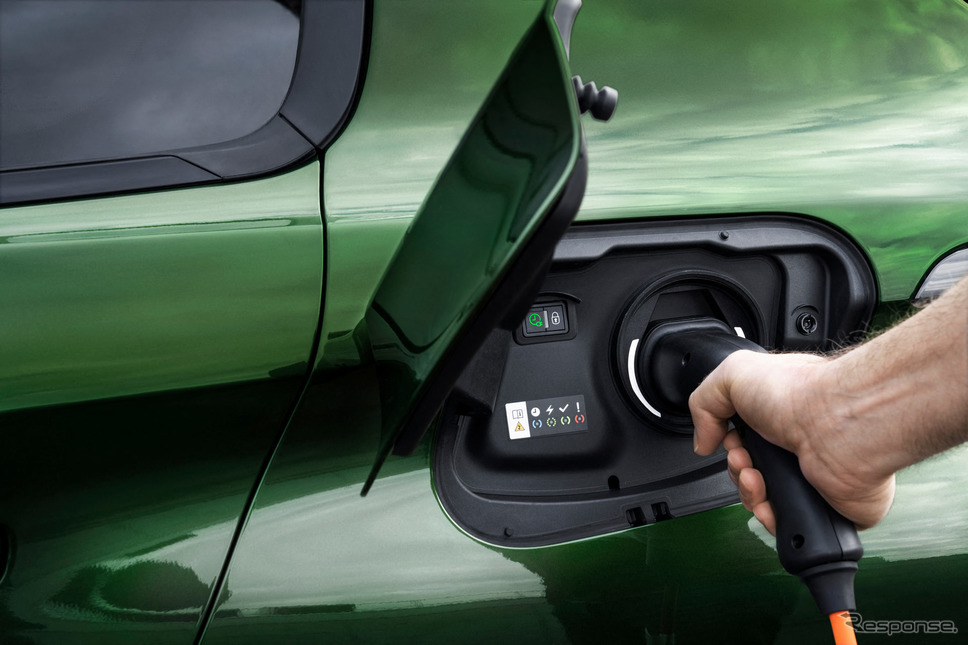 プジョー 308 新型のPHV《photo by Peugeot》