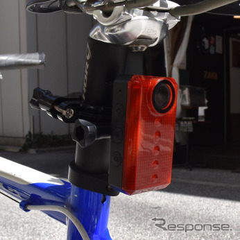 ドライブレコーダー機能付き自転車用テールライト「バッカム」《写真提供 サンコー》