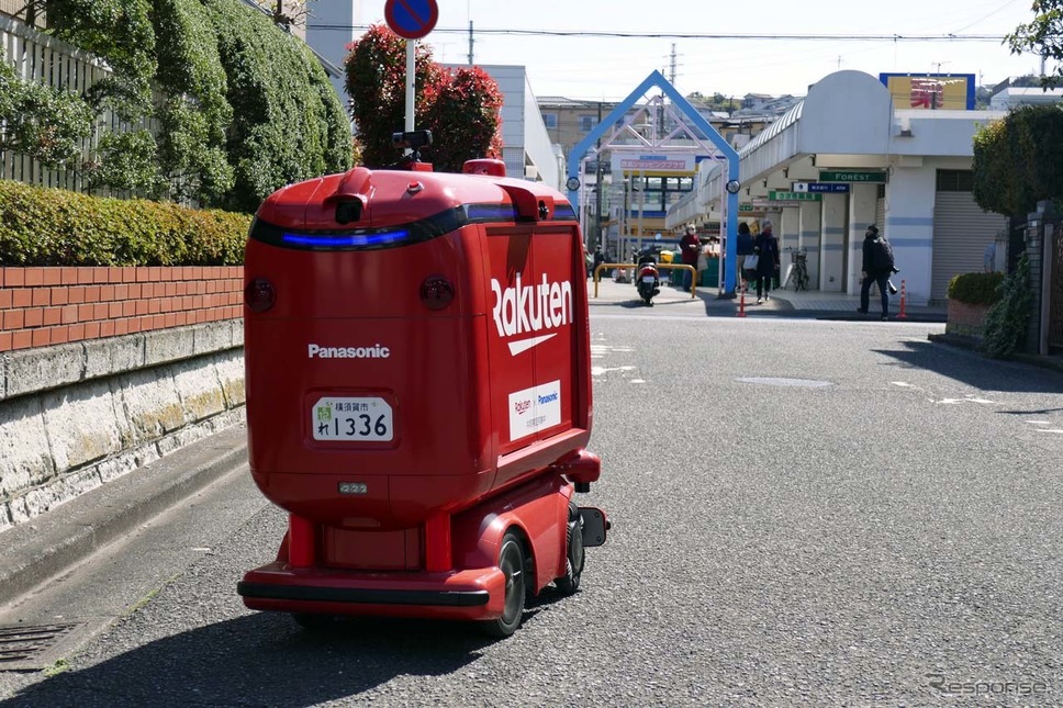 無事に注文品を届けると、自動配送ロボットは自動的に戻っていく