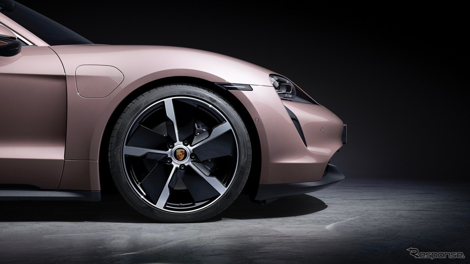 ポルシェ・タイカン《photo by Porsche》