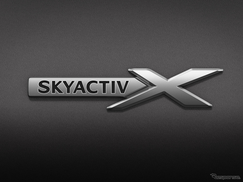 SKYACTIV-Xバッジ《写真提供 マツダ》