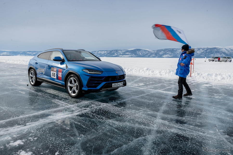 ロシア・バイカル湖の氷上で298km/hの最高速を計測したランボルギーニ・ウルス《photo by Lamborghini》