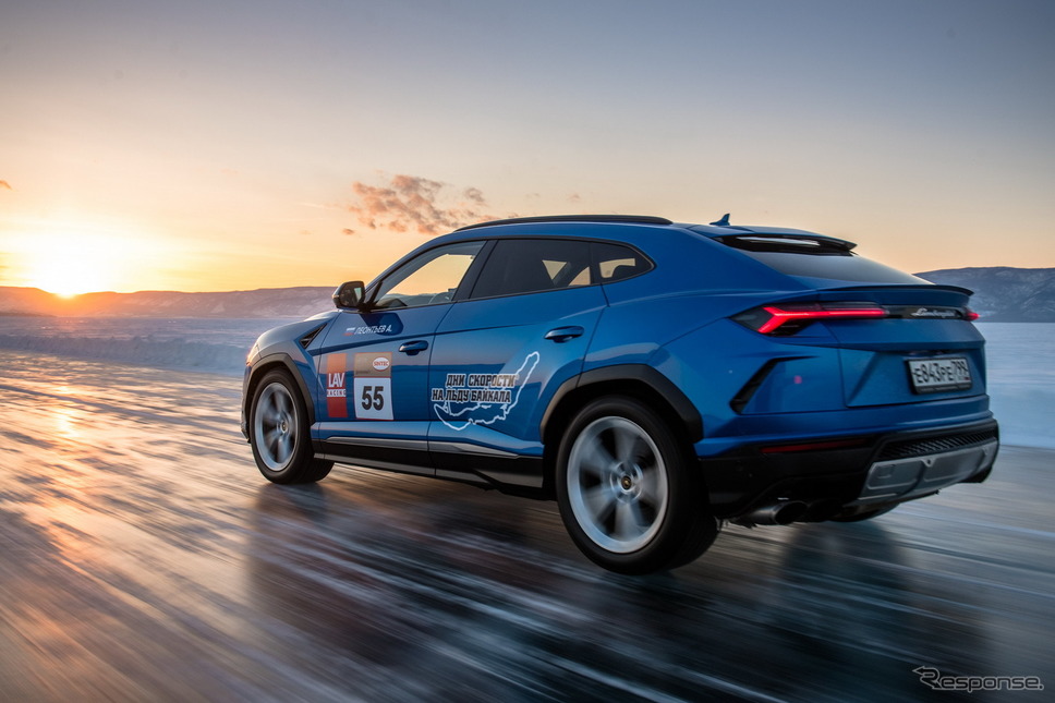 ロシア・バイカル湖の氷上で298km/hの最高速を計測したランボルギーニ・ウルス《photo by Lamborghini》