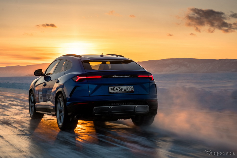 ロシア・バイカル湖の氷上で298km/hの最高速を計測したランボルギーニ・ウルス《photo by Lamborghini》