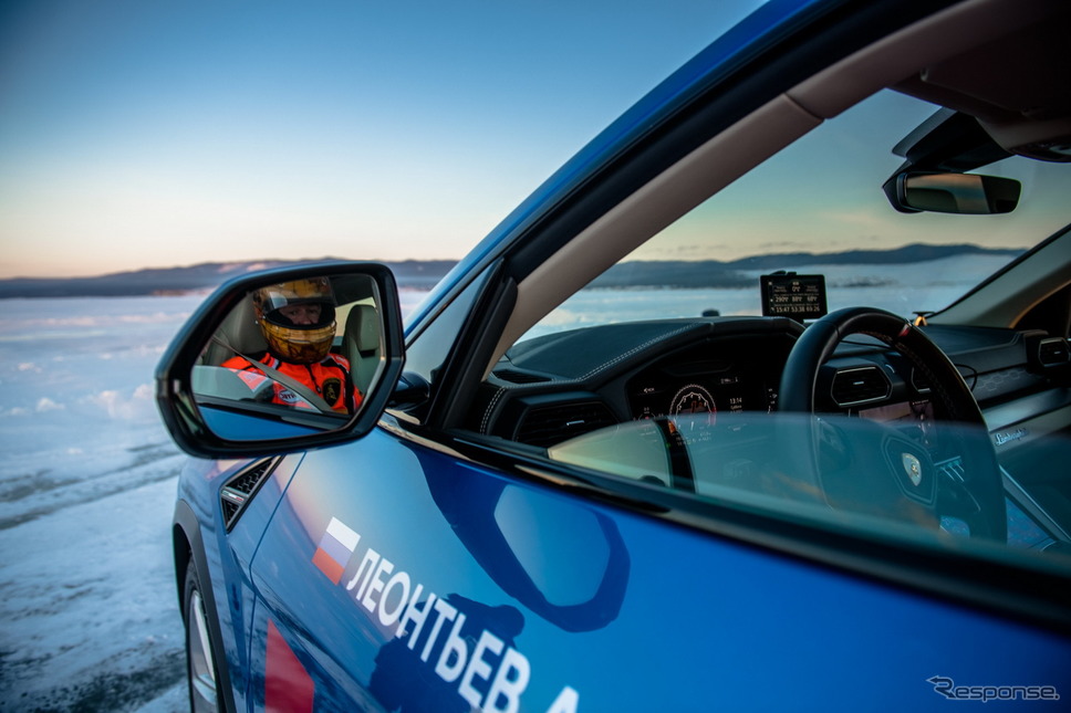 ロシア・バイカル湖の氷上で298km/hの最高速を計測したランボルギーニ・ウルス《photo by Lamborghini》
