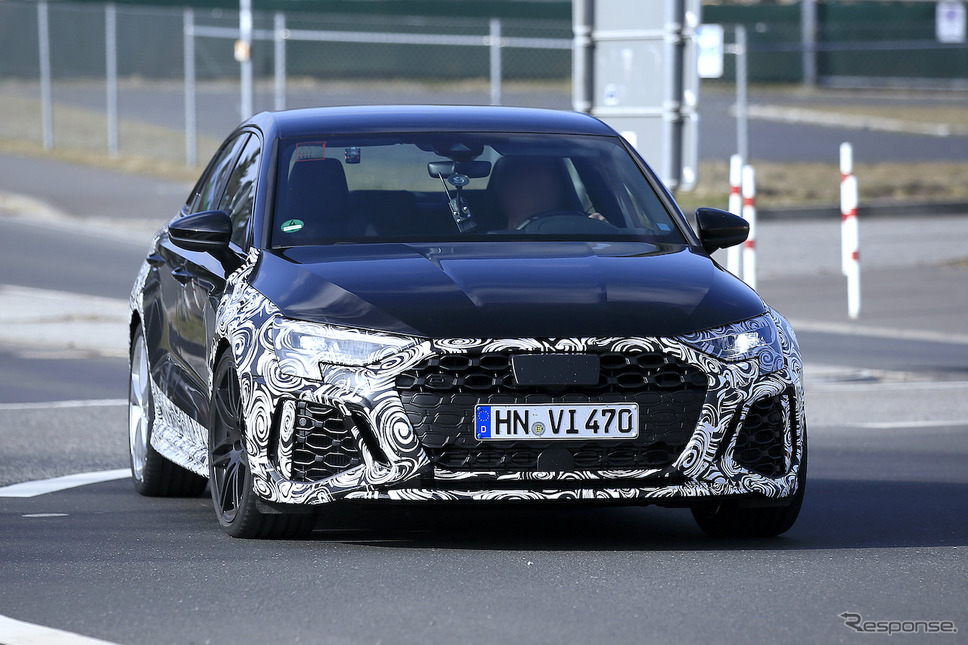 アウディ RS3セダン 次期型プロトタイプ(スクープ写真)《APOLLO NEWS SERVICE》