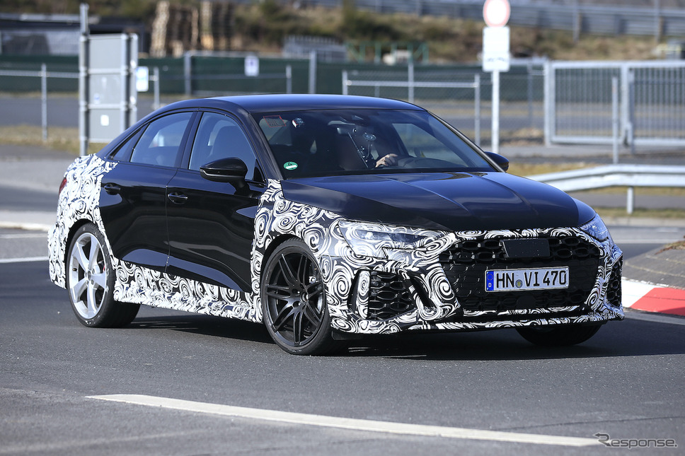 アウディ RS3セダン 次期型プロトタイプ(スクープ写真)《APOLLO NEWS SERVICE》