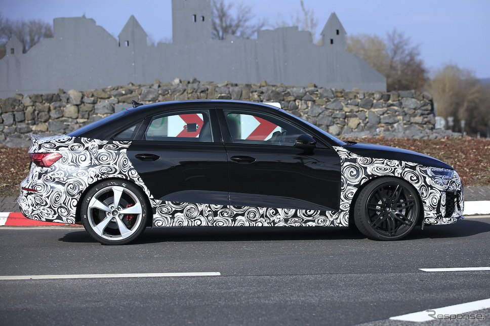 アウディ RS3セダン 次期型プロトタイプ(スクープ写真)《APOLLO NEWS SERVICE》