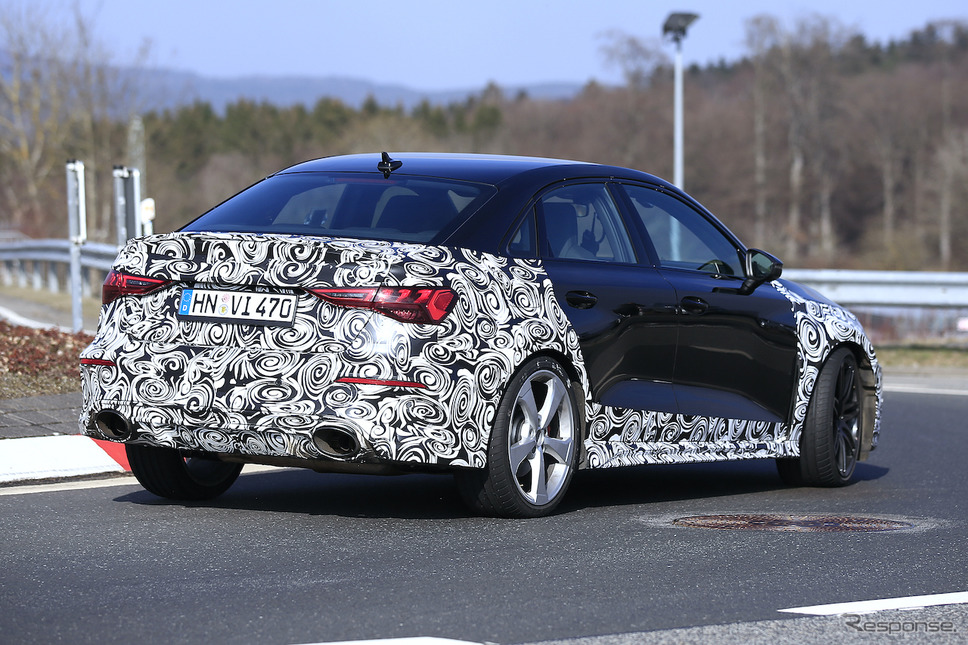 アウディ RS3セダン 次期型プロトタイプ(スクープ写真)《APOLLO NEWS SERVICE》