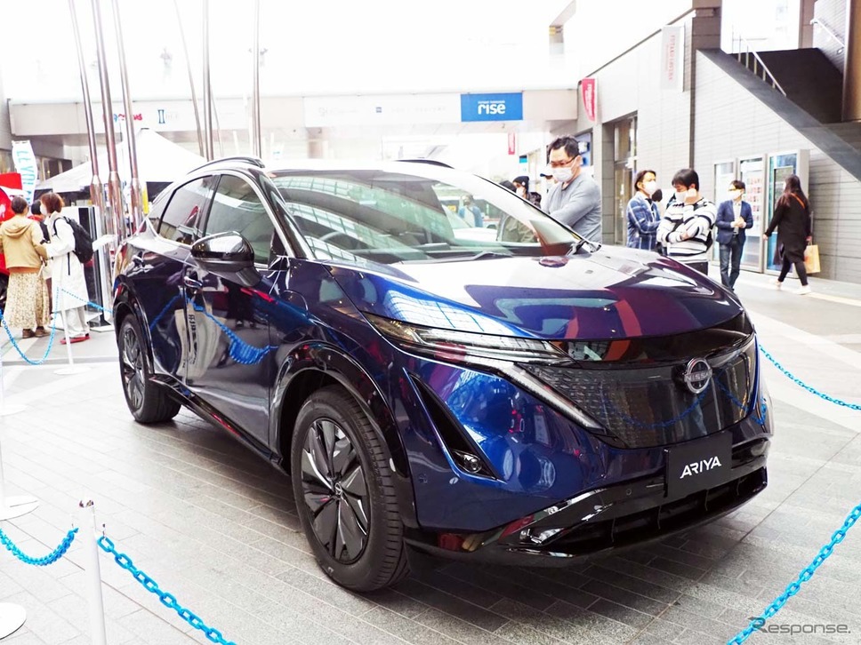 日産が今年中頃に発売予定とする高級SUV型EVアリア《写真撮影 会田肇》