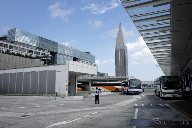 バスタ新宿(東京)《写真提供 写真AC》