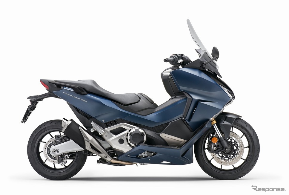 ホンダ フォルツァ750(欧州仕様車)《写真提供 本田技研工業》