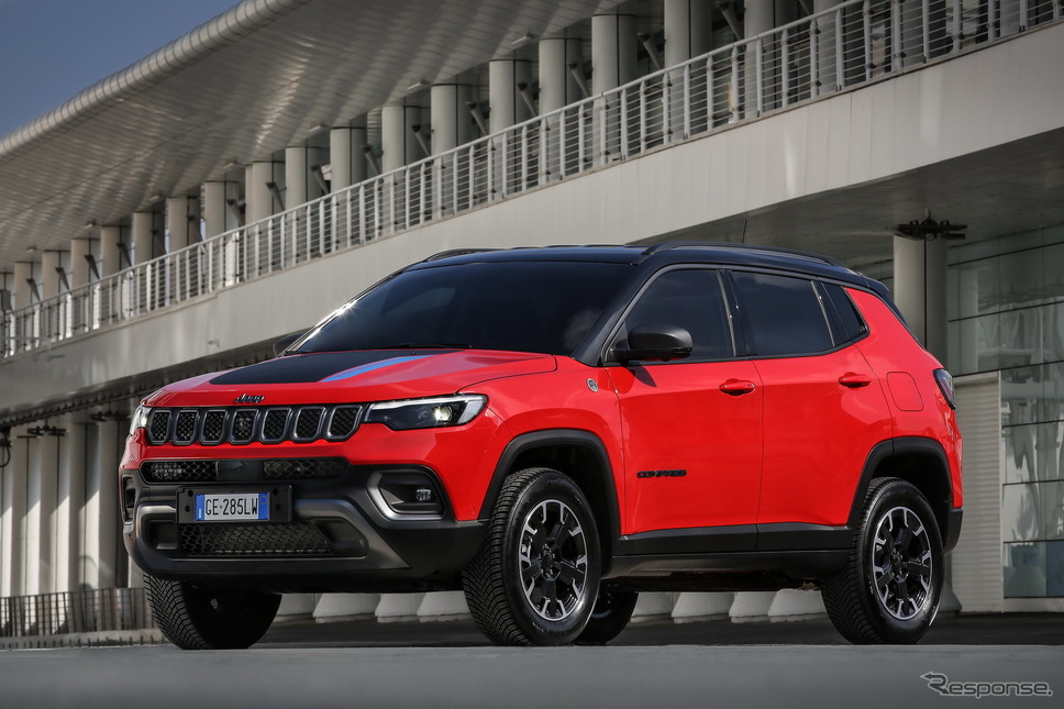 ジープ・コンパス 4xe 改良新型の トレイルホーク《photo by Jeep》