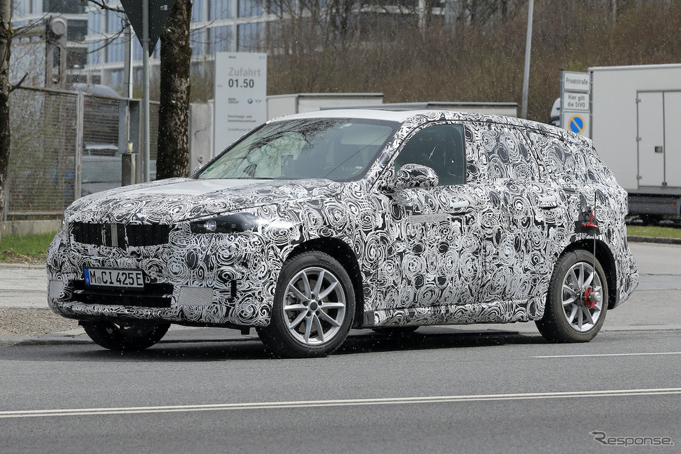 BMW iX1 プロトタイプ(スクープ写真)《APOLLO NEWS SERVICE》