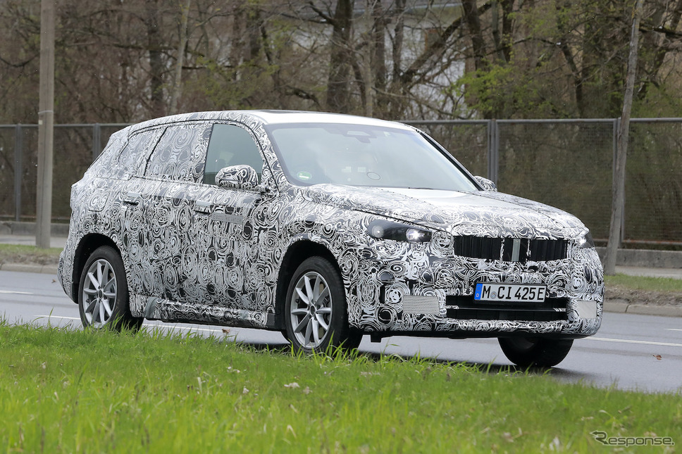 BMW iX1 プロトタイプ(スクープ写真)《APOLLO NEWS SERVICE》