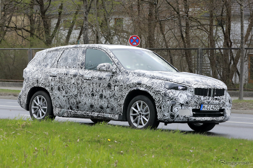 BMW iX1 プロトタイプ(スクープ写真)《APOLLO NEWS SERVICE》