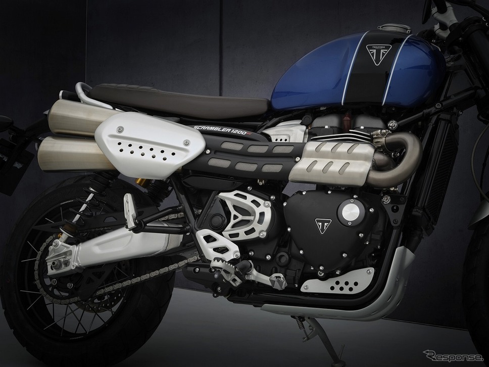 ハイレベルツインエキゾーストを備えたアイコニックなシルエット《写真提供 トライアンフモーターサイクルズジャパン》