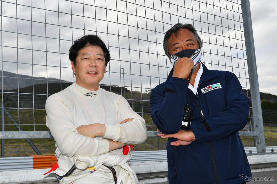 中谷明彦選手（左）と TCR Japan 小林泰司氏（右）《写真提供 TCR Japan》