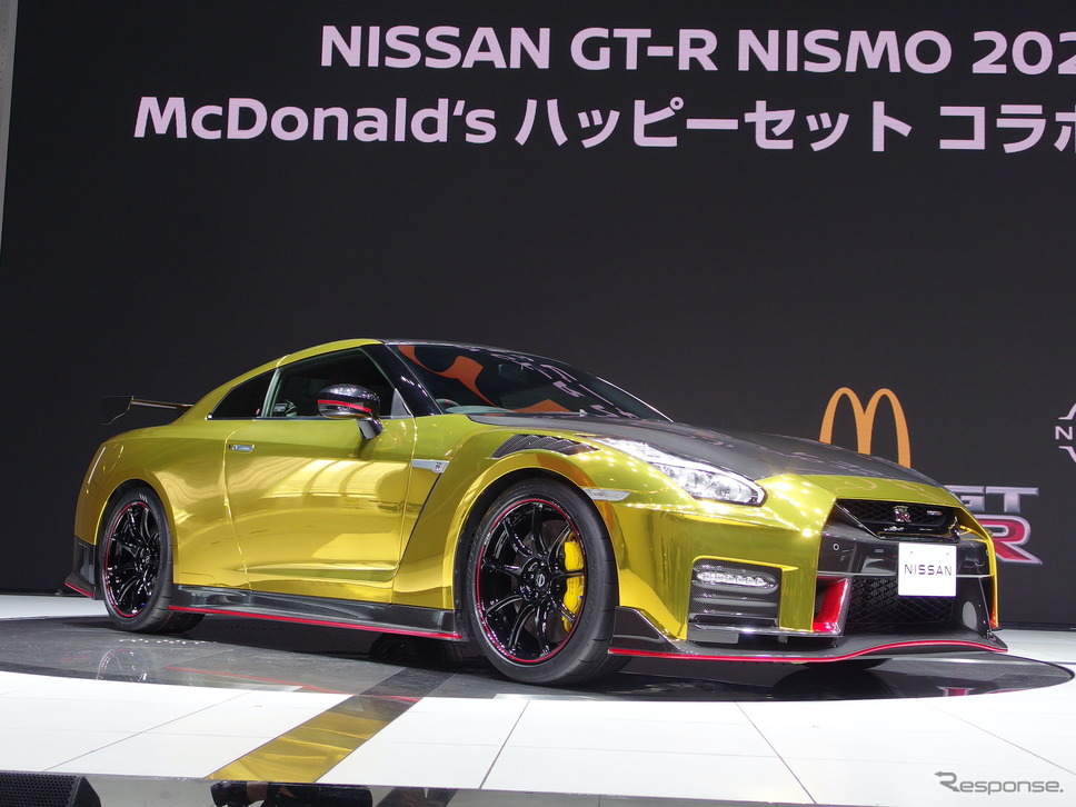 日産GT-R NISMO 2022年型ゴールド仕様《写真撮影 高木啓》