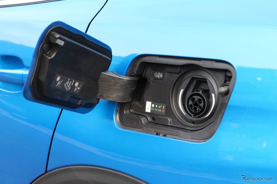 プジョー3008 GT HYBRID4のヒルディセントコントロールを試す≪撮影:中尾真二≫