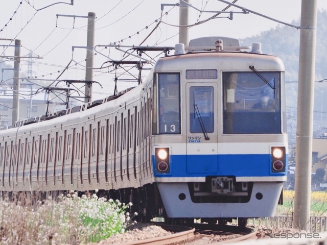 福岡市営地下鉄の電車（地上区間）《写真提供 写真AC》