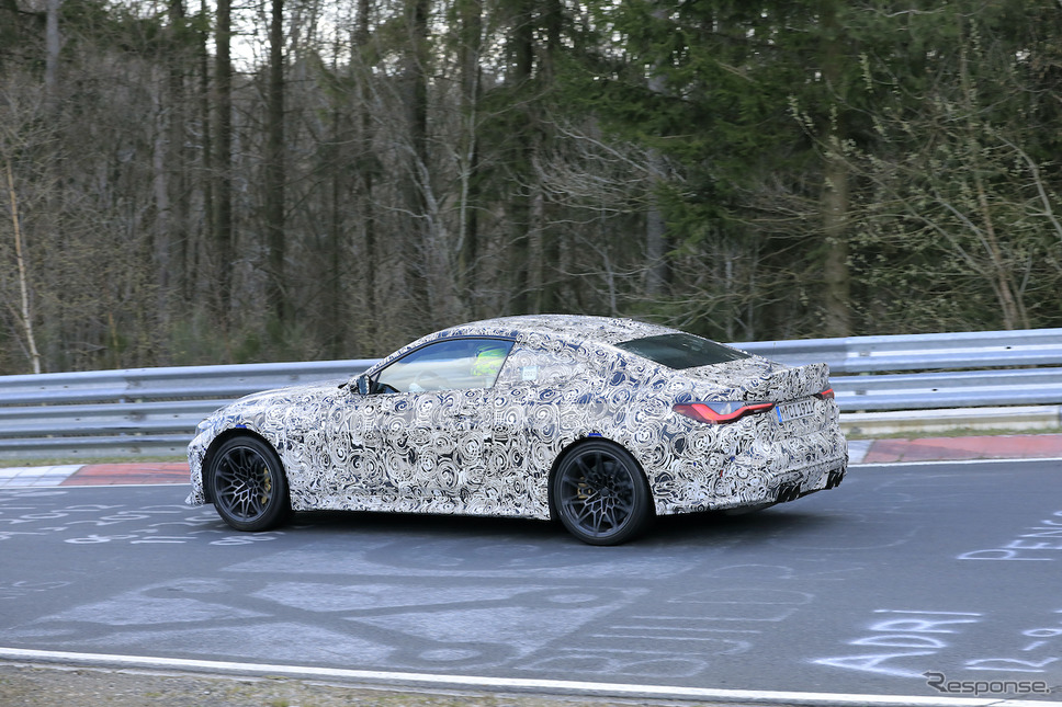 BMW M4 CSL プロトタイプ(スクープ写真)《APOLLO NEWS SERVICE》