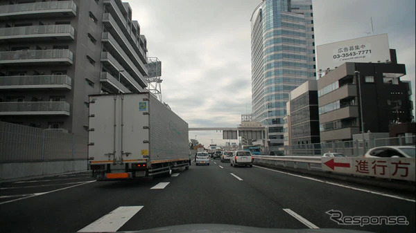 首都高速走行時のフロント4Kカメラ映像イメージ（合流時）《写真提供 ZMP》