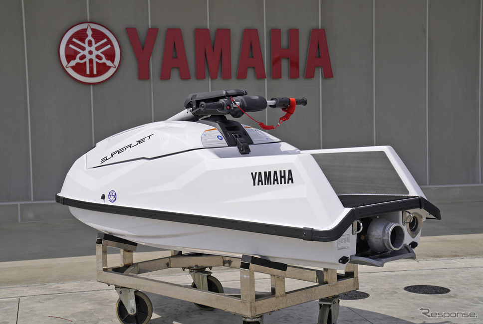 ヤマハの新型マリンジェット『SUPERJET（スーパージェット）』《写真撮影 柳田由人》