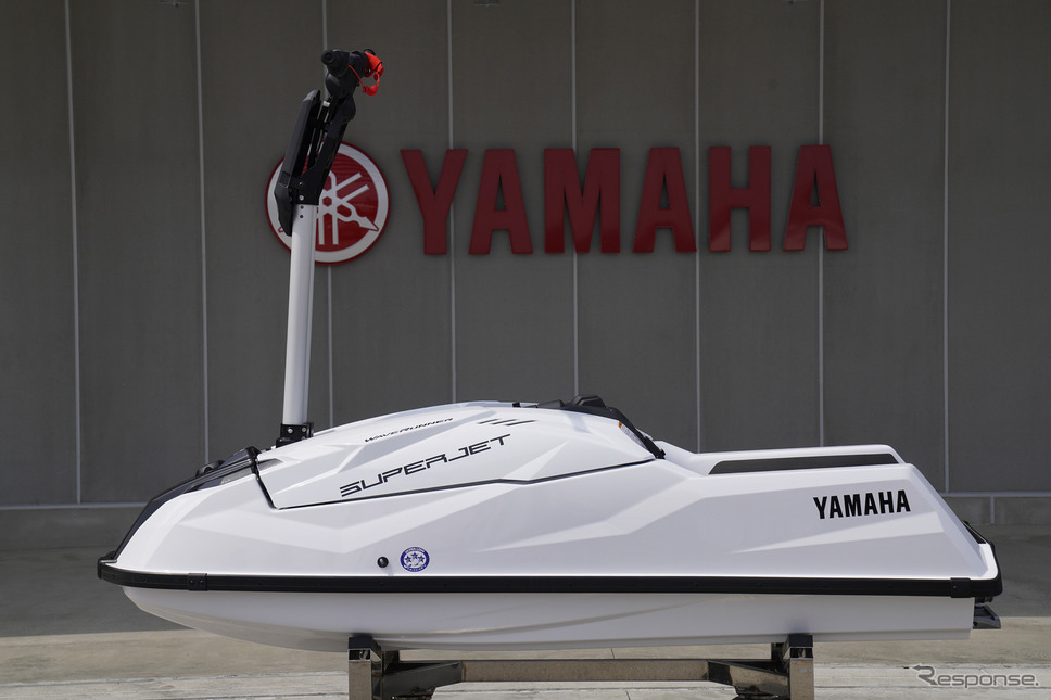 ヤマハの新型マリンジェット『SUPERJET（スーパージェット）』《写真撮影 柳田由人》