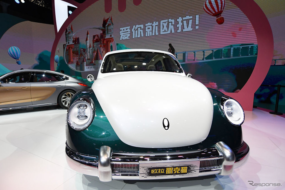 長城汽車ORAの新型EV、パンクキャット(上海モーターショー2021)《Photo by Zhe Ji/Getty Images News/ゲッティイメージズ》
