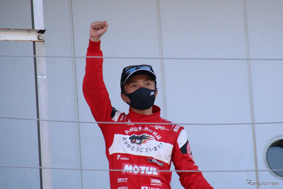 優勝した野尻智紀《写真撮影 藤木充啓》