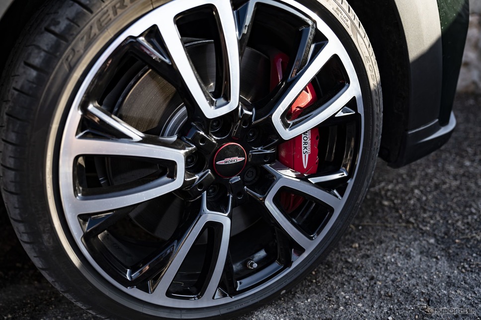 MINI コンバーチブル「ジョンクーパーワークス(JCW)」改良新型《photo by MINI》