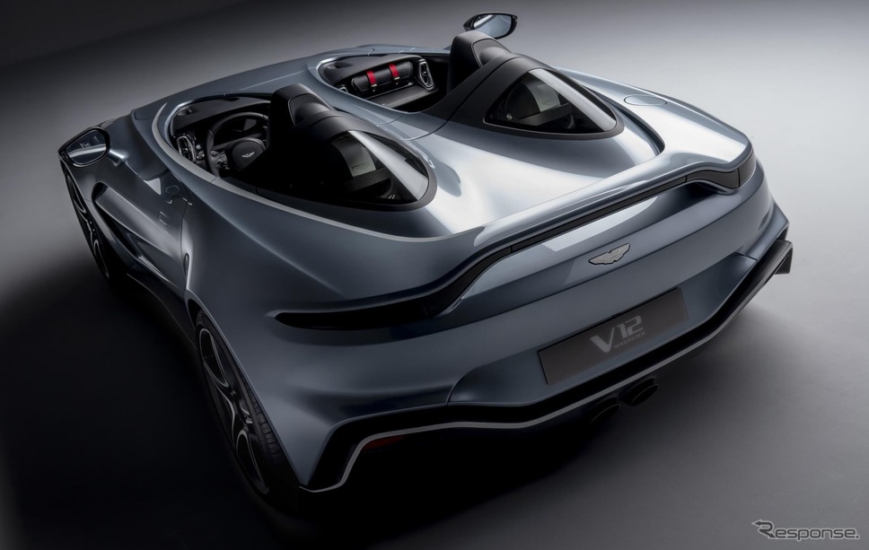 アストンマーティンV12スピードスター《photo by Aston Martin》