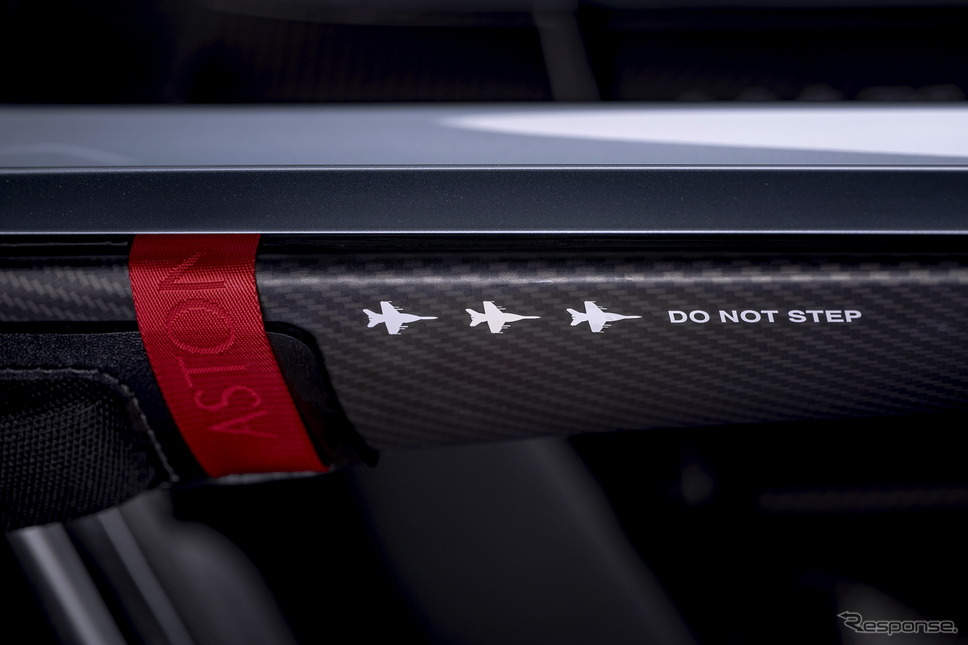 アストンマーティンV12スピードスター《photo by Aston Martin》
