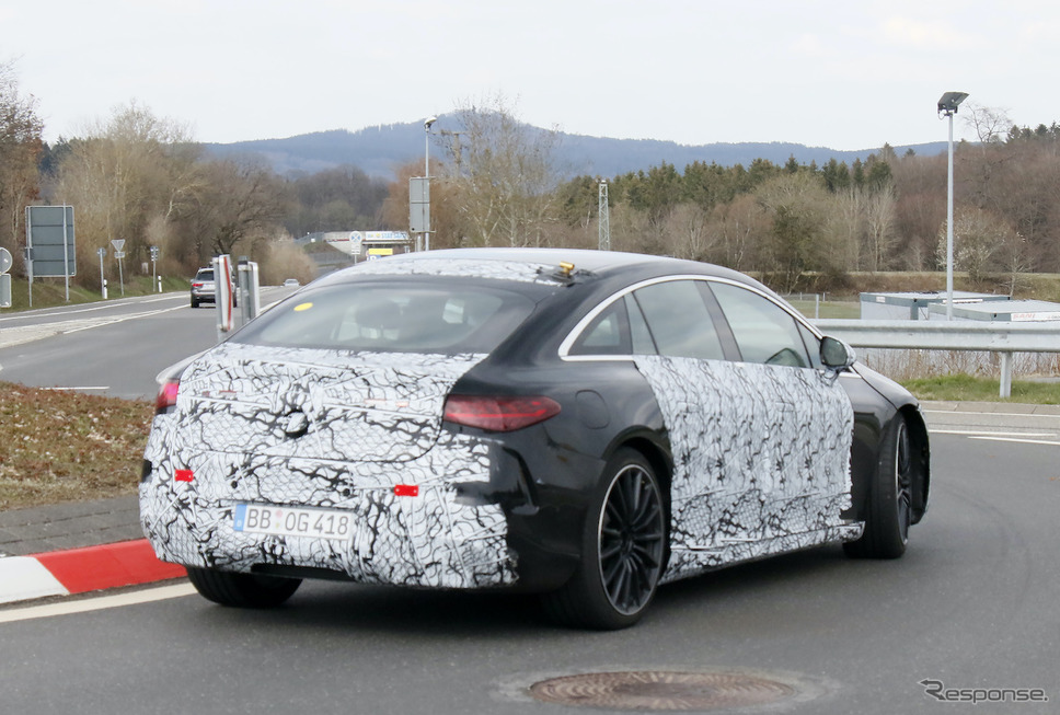 メルセデスAMG EQS プロトタイプ(スクープ写真)《APOLLO NEWS SERVICE》