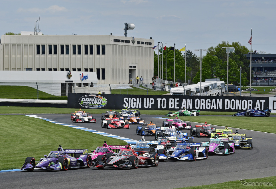 #51 グロージャンは(写真先頭)ポールポジション発進から決勝2位に。《Photo by INDYCAR》