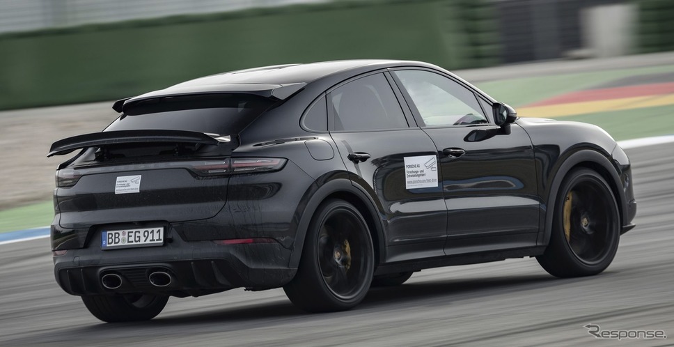 ポルシェ・カイエン・クーペ の新たな高性能モデルのプロトタイプ《photo by Porsche》
