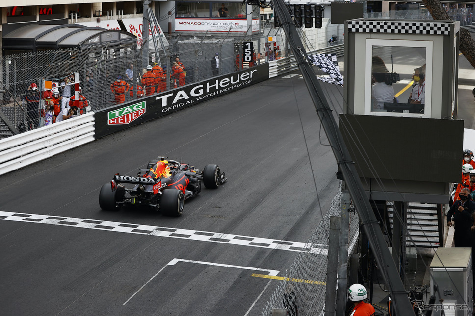フェルスタッペン(レッドブル・ホンダ)、F1モナコGP優勝《写真提供 ホンダ》