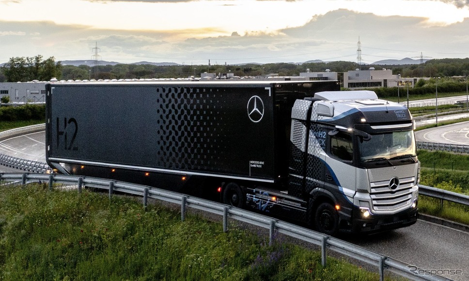 メルセデスベンツの水素燃料電池トラックのプロトタイプ《photo by Daimler Truck》