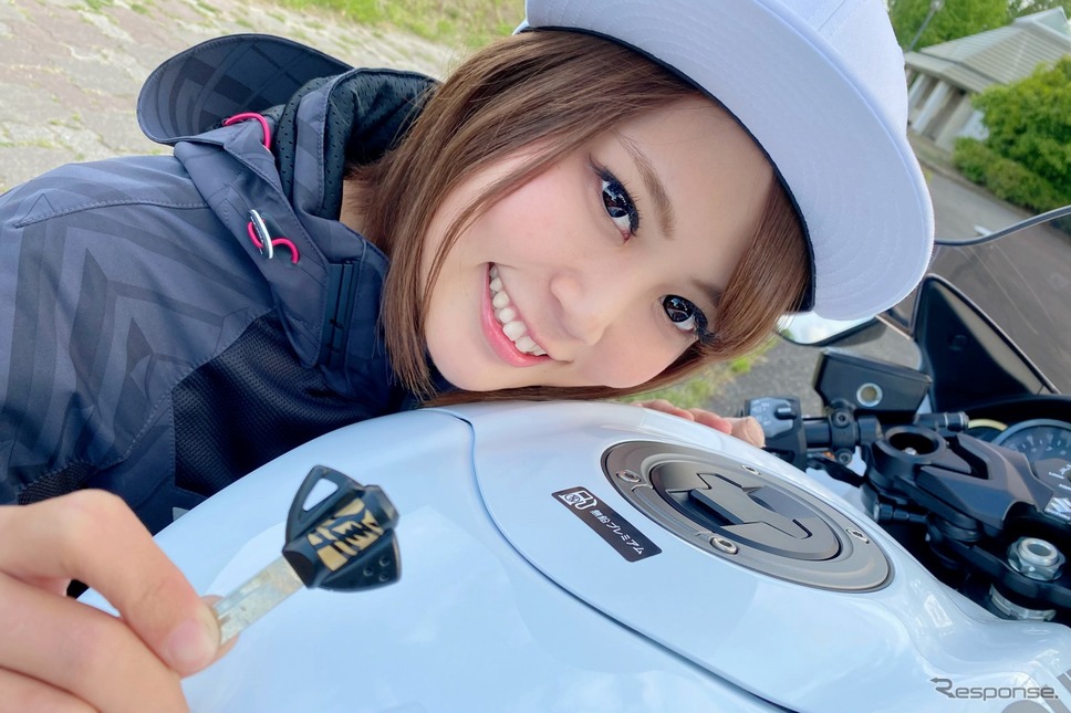 小鳥遊レイラさん《写真撮影 WITH ME》