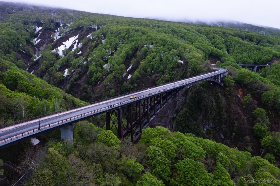 「UNLOCK ANY ROAD JAPAN」(青森県:城ヶ倉大橋)《photo by Lamborghini》