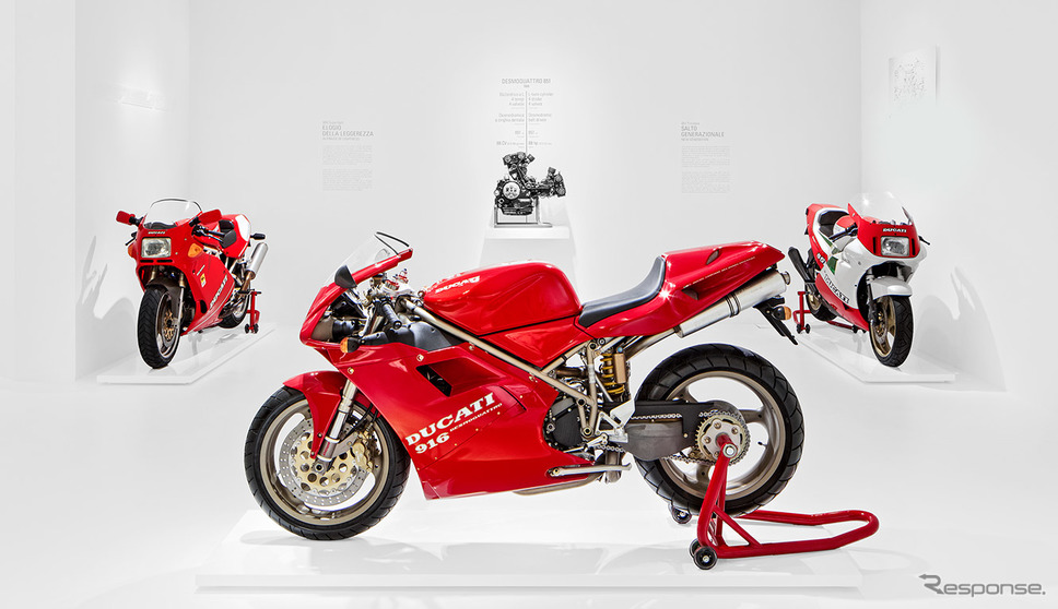 ドゥカティ・ミュージアムに展示されているドゥカティ 916 SBK。996Rのルーツとなったモデル《photo by Ducati》