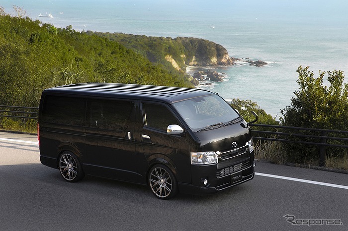 CEEBUS《写真提供 東京キャンピングカーショー2021実行委員会》