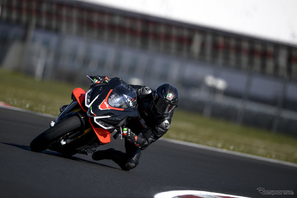 アプリリア RSV4ファクトリー《写真提供 ピアッジオグループジャパン》