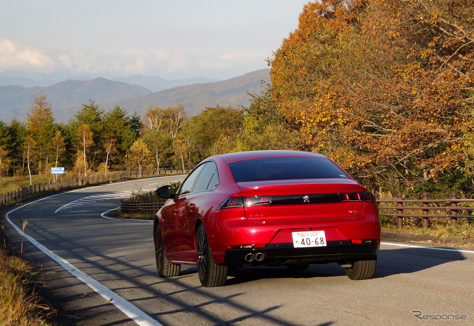 プジョー 508 GT BlueHDi。軽井沢北方にて。《写真撮影 井元康一郎》