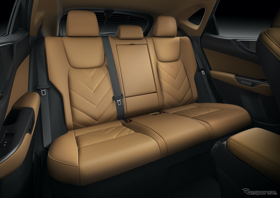 レクサスNX新型(プロトタイプ)《写真提供 トヨタ自動車》