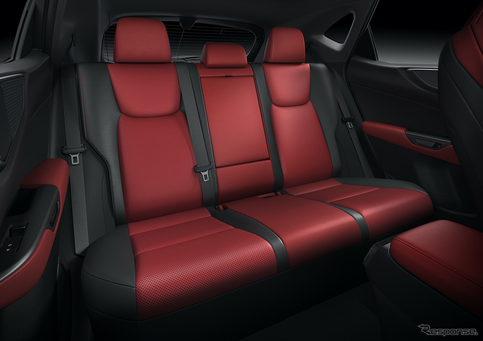 レクサスNX新型(プロトタイプ):F SPORT専用色、フレアレッド《写真提供 トヨタ自動車》