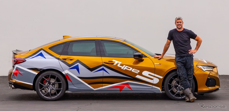 アキュラ TLX 新型の「タイプS」の「パイクスピーク2021」ペースカー仕様とドライバーのアント・アンステッド氏《photo by Acura》