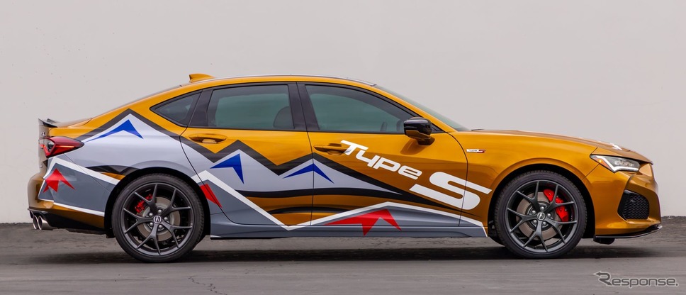 アキュラ TLX 新型の「タイプS」の「パイクスピーク2021」ペースカー仕様《photo by Acura》