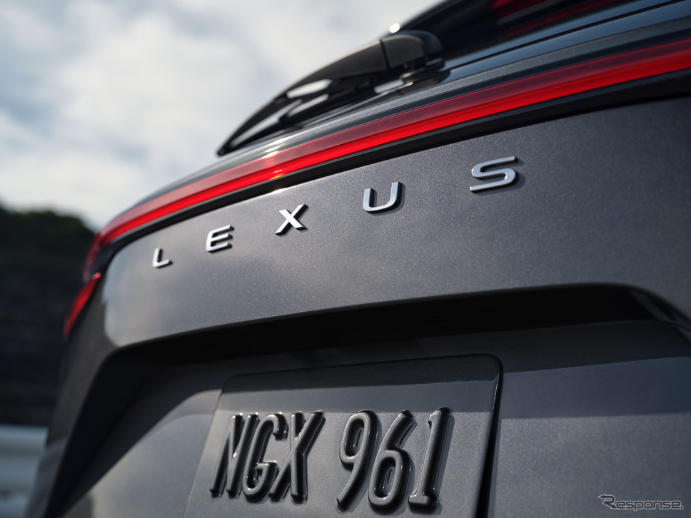 レクサスNX新型プロトタイプ《写真提供 トヨタ自動車》